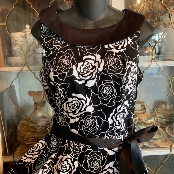 Black & White vintage style midi dress - Picture 2 of 5